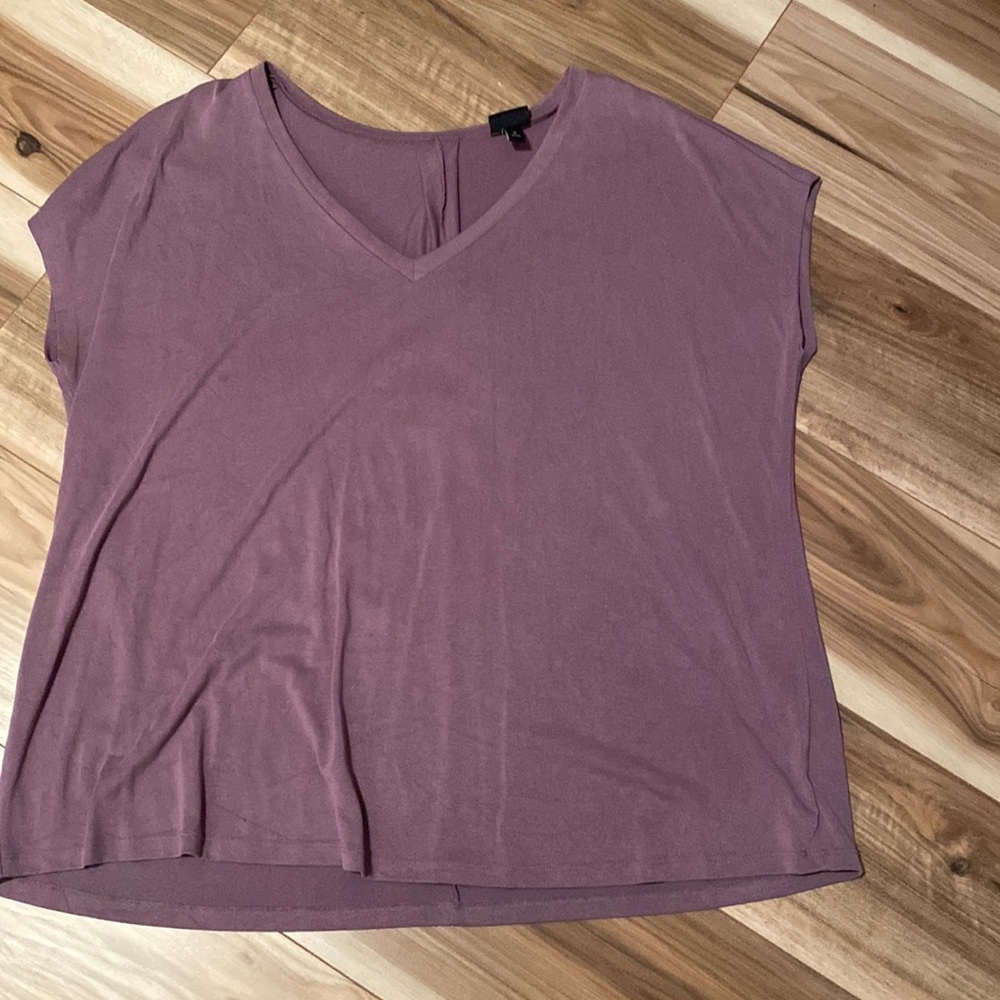 Mauve v neck tee